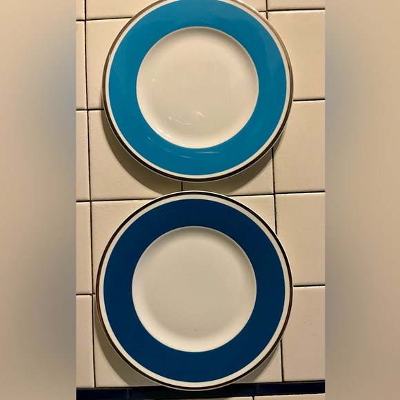 NWT 2 Villeroy & Boch 9” Luncheon Plates Anmut Sky Blu Petrol Blu Prem Porcelain - Picture 2 of 3